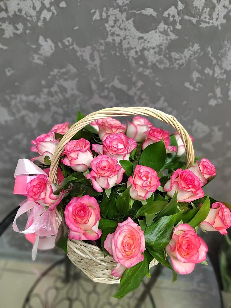 Цветочная композиция из Розы в корзине в Лычково