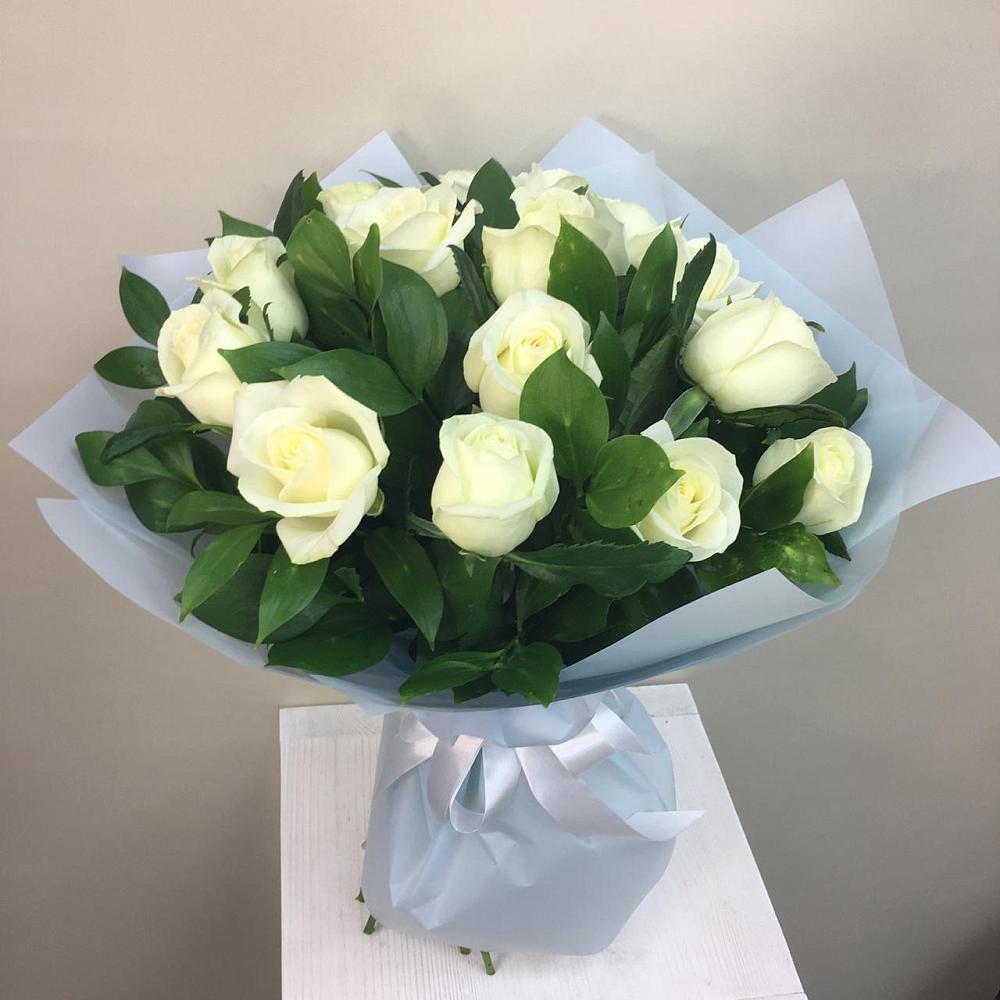 Букет 15 Белых роз Проуд в Лычково