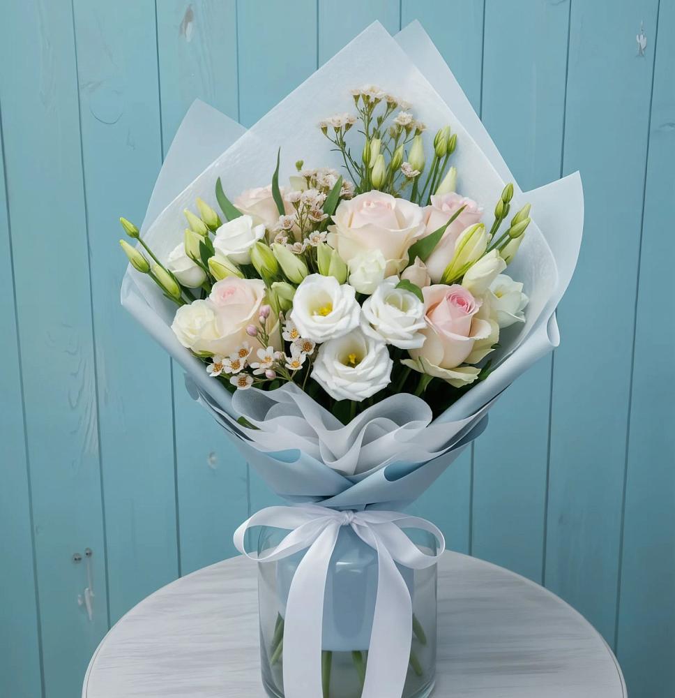 Букет цветов из: Розы и Лизиантусы в Лычково