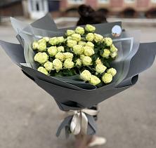 Букет Белые кустовые розы Солинеро в Лычково