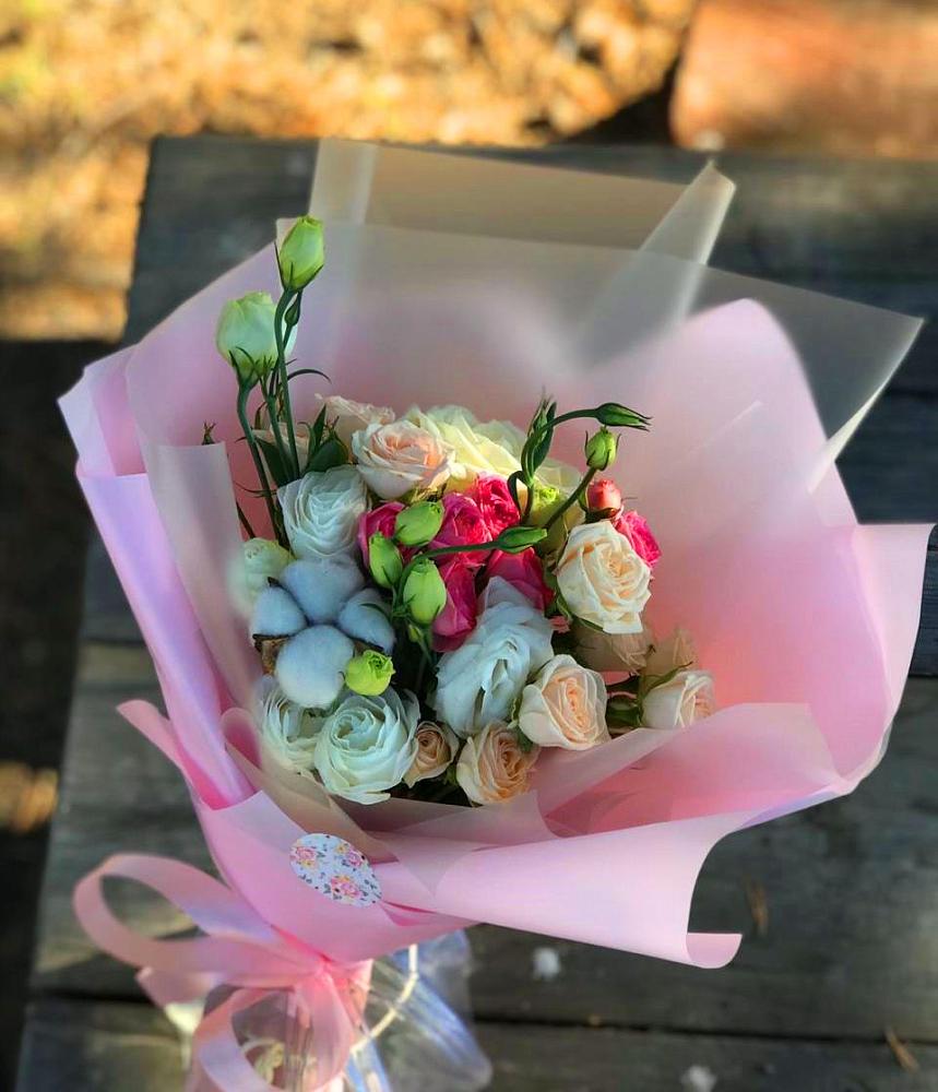 Букет цветов из: Розы и Лизиантусы в Лычково