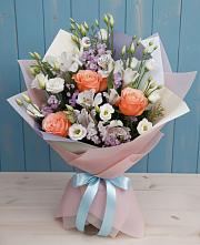Букет цветов из:  Лизиантусы, Розы, Альстромерии и Гипсофила в Лычково