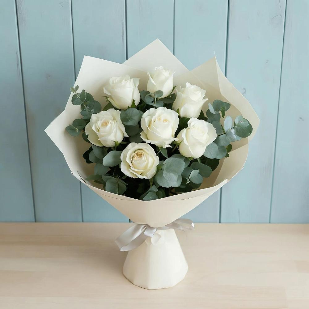 Букет Белые розы в Эвкалипте в Лычково