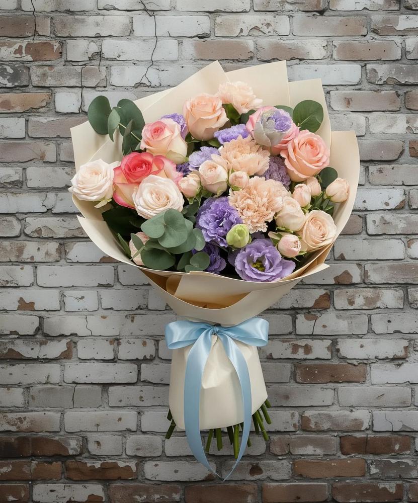 Букет цветов из: Розы, Лизиантусы и Гвоздики в Лычково