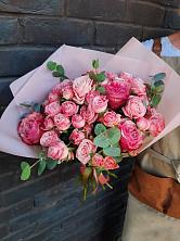 Букет розы в пальмах в Лычково Букет цветов из: Розы в Лычково