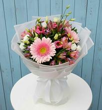 Букет цветов из:  Герберы, Альстромерии и Лизиантусы в Лычково