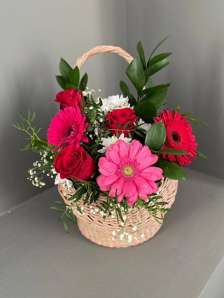 Цветочная композиция из Розы, Хризантемы и Герберы в корзине в Лычково