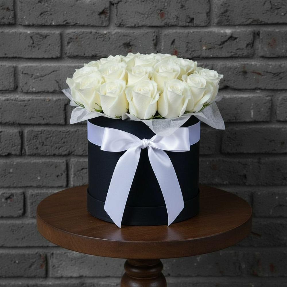 Цветочная композиция из Розы в шляпной коробке в Лычково