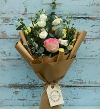 Букет цветов из:  Розы и Лизиантусы в Лычково