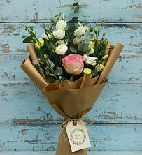 Букет цветов из:  Розы и Лизиантусы в Лычково