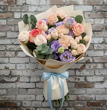 Букет цветов из:  Розы, Лизиантусы и Гвоздики в Лычково