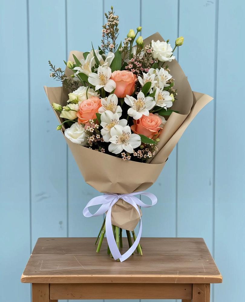 Букет цветов из: Альстромерии, Лизиантусы, Розы и Хризантемы в Лычково