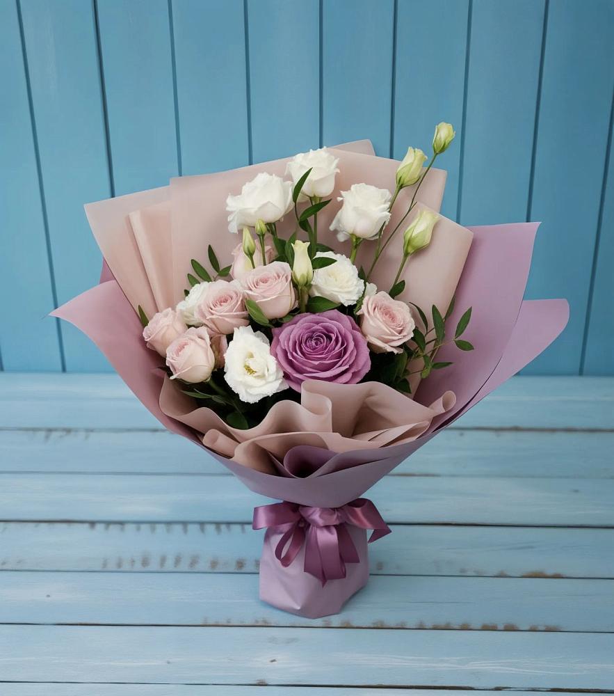 Букет цветов из: Розы и Лизиантусы в Лычково